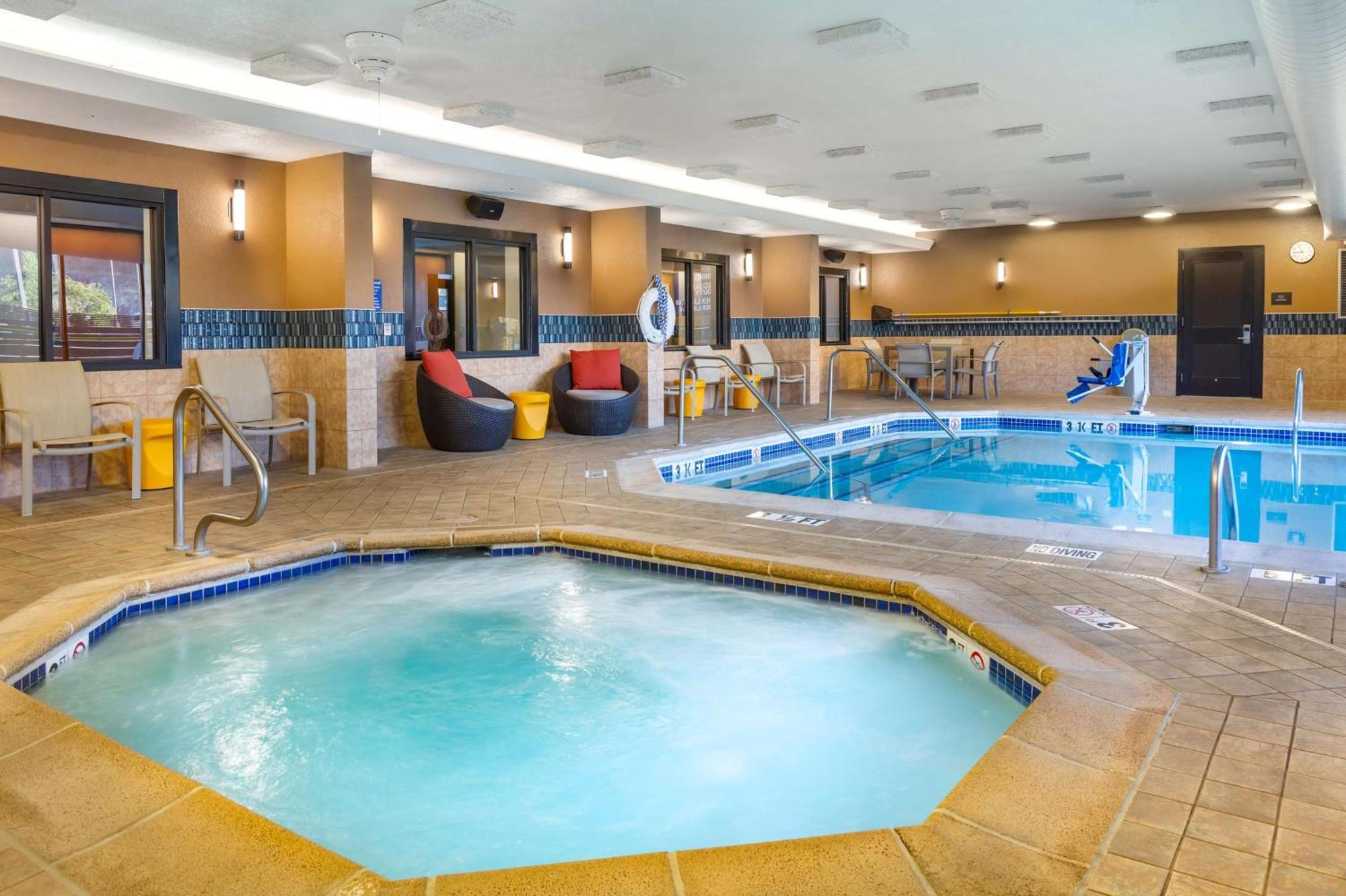 Drury Inn & Suites St. Louis-Southwest Valley Park Bagian luar foto